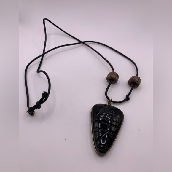 Jewelry - Vintage carved black onyx necklace